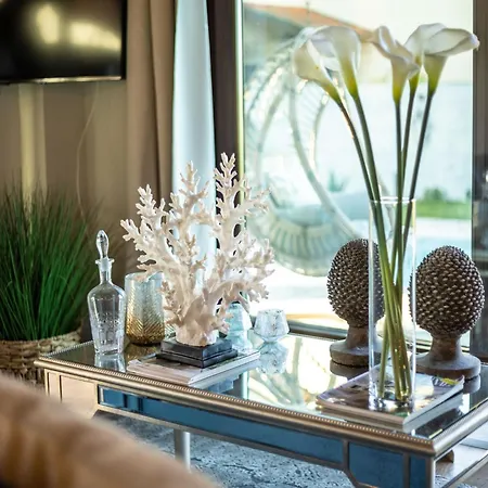 Luxury Opposite Darsena Villa *