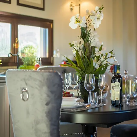 Luxury Opposite Darsena Villa