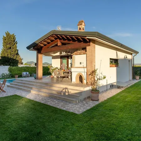 Luxury Opposite Darsena Villa