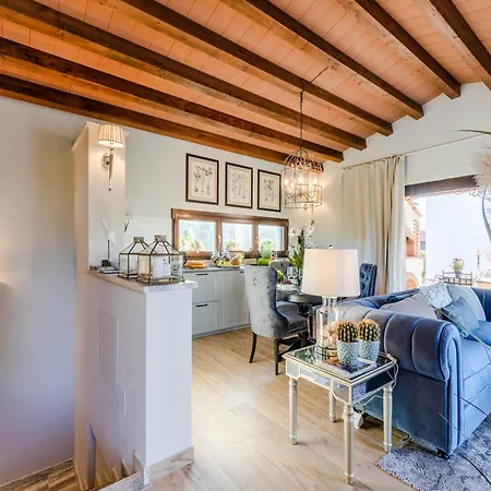 Luxury Opposite Darsena Villa