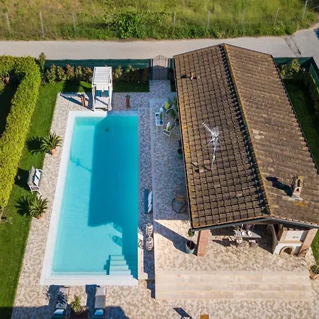 Villa In Near Lecciona *